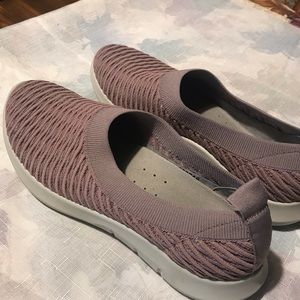 Like new Hotter comfort shoes- 9.5 US. Lt purple